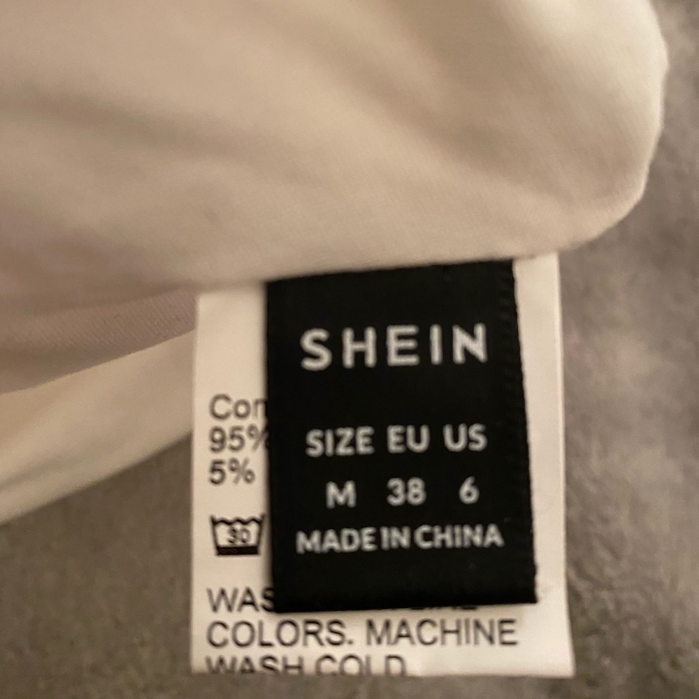 SHEIN white halter top ๐โ๐ฉ - Picture 7 of 7